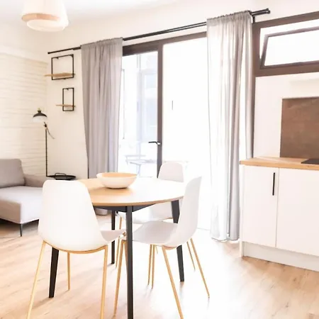 Reina 2 Apartamento *