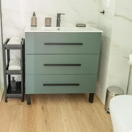 Apartamento Reina 2 *